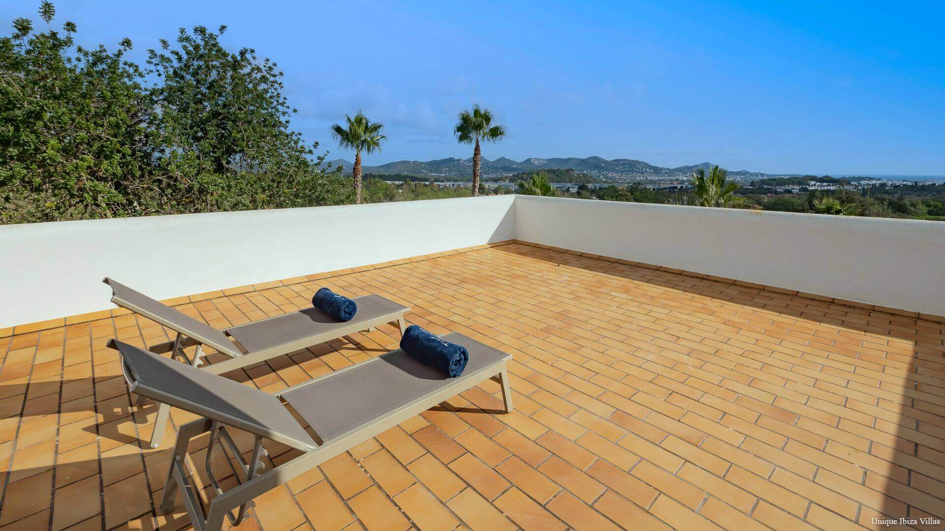  - VILLA STYLE - 5 Bedrooms - San Rafael