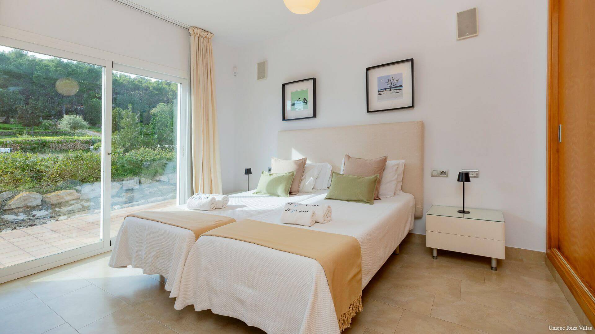  - VILLA STYLE - 5 Bedrooms - San Rafael