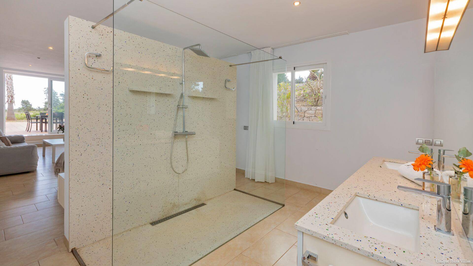  - VILLA STYLE - 5 Bedrooms - San Rafael