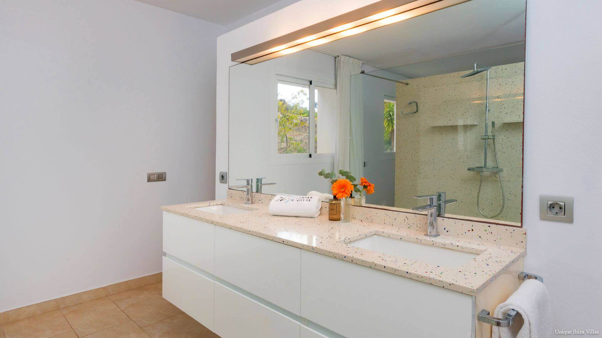  - VILLA STYLE - 5 Bedrooms - San Rafael