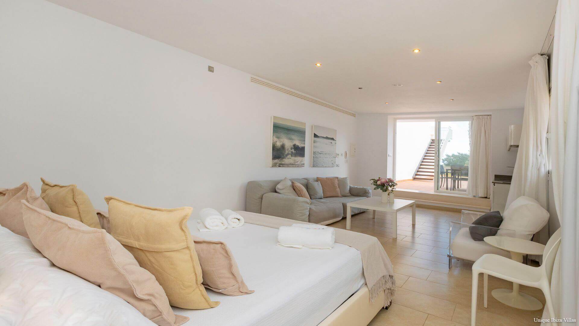  - VILLA STYLE - 5 Bedrooms - San Rafael