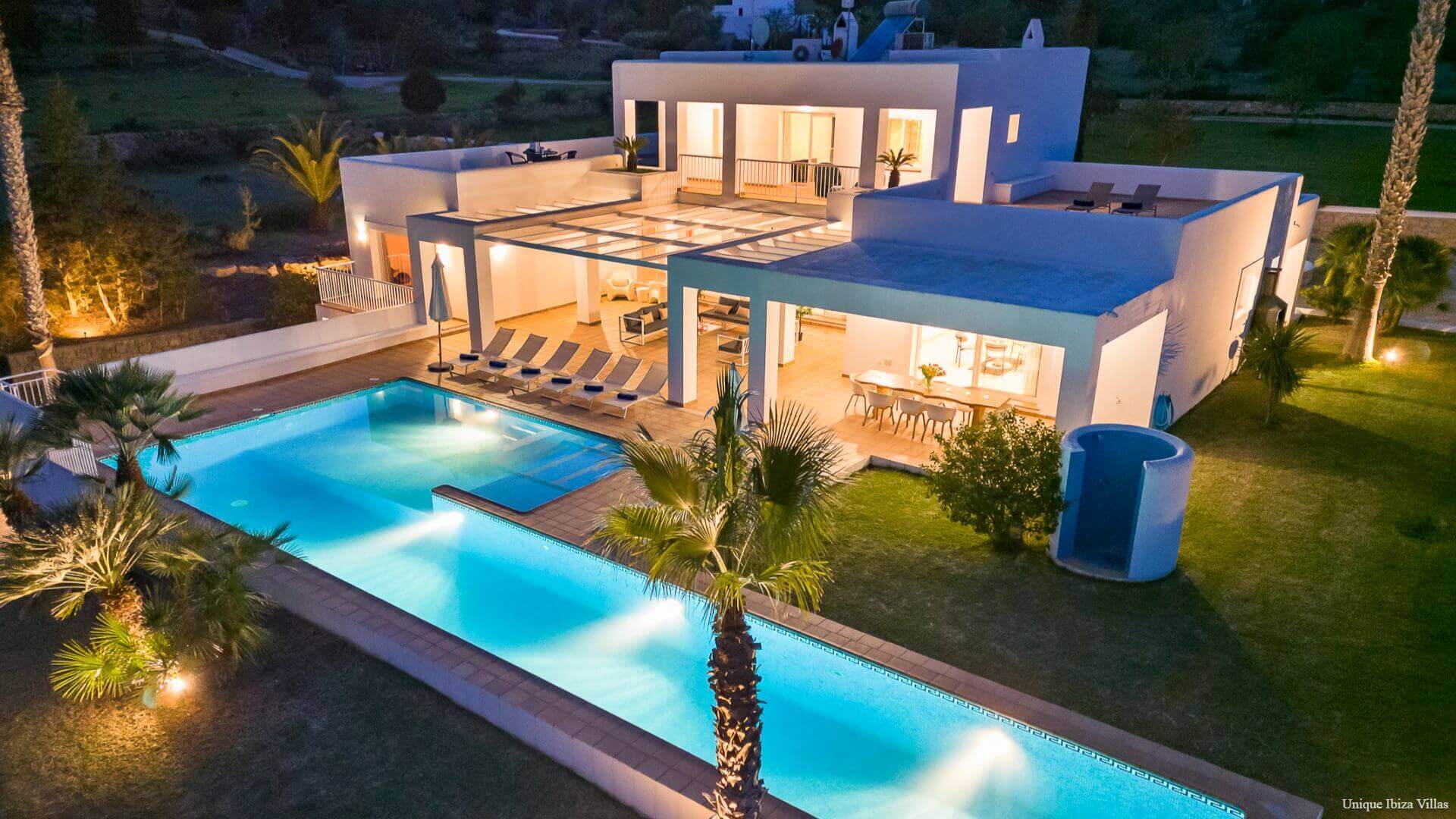  - VILLA STYLE - 5 Bedrooms - San Rafael