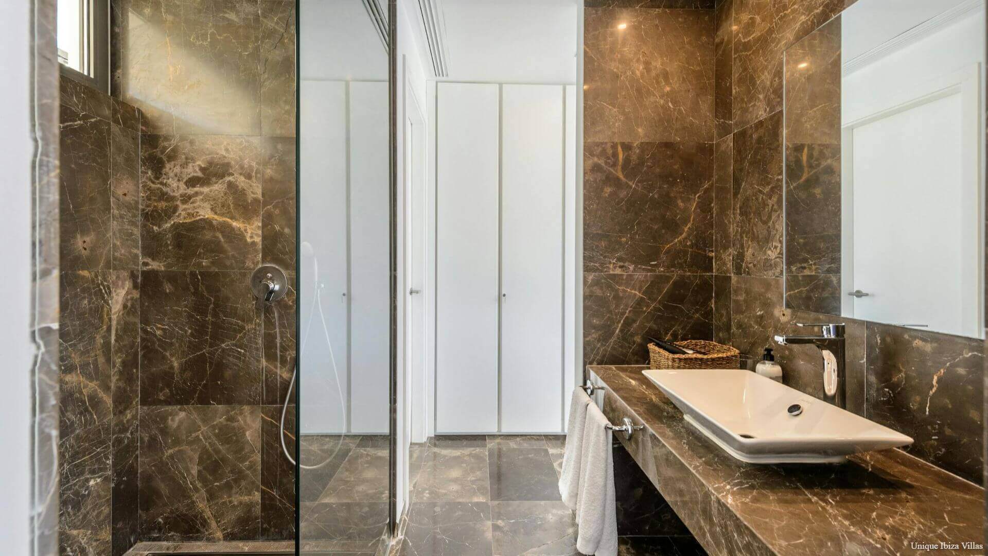  - Villa Minimsl - Roca Llisa