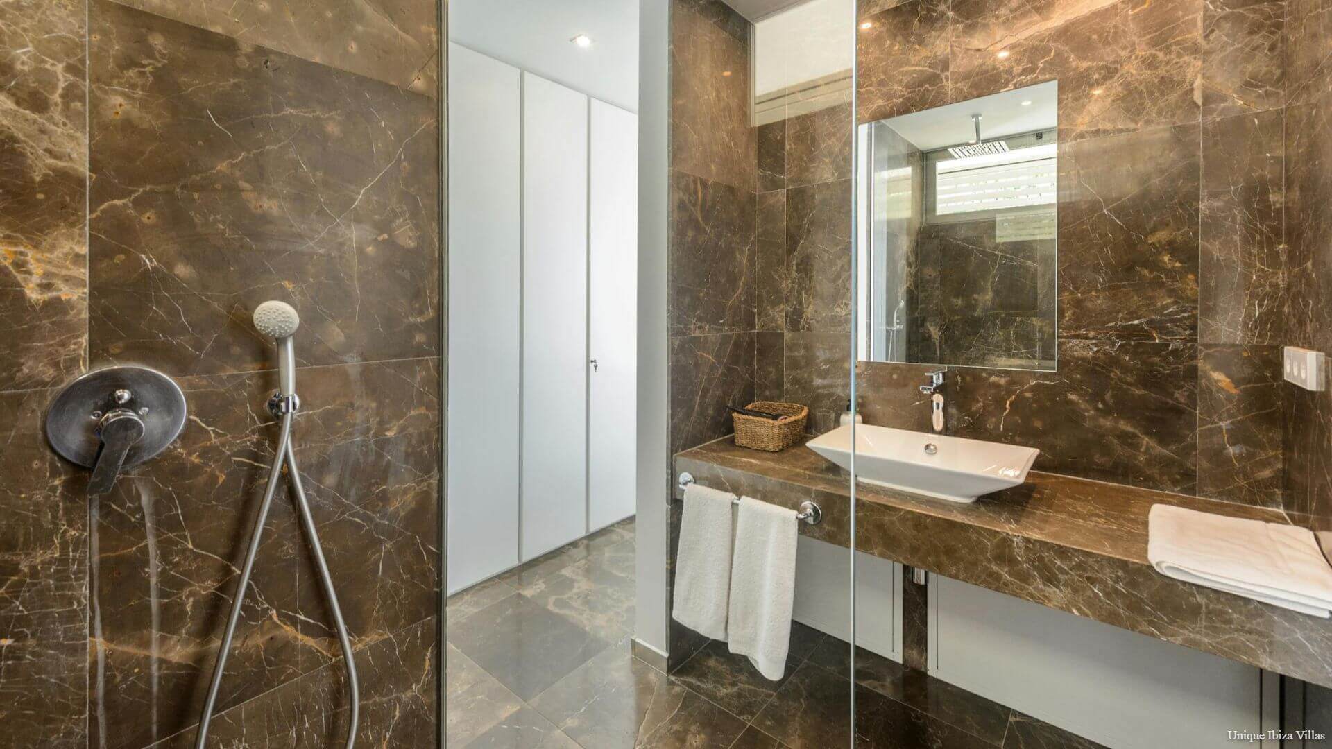  - Villa Minimsl - Roca Llisa