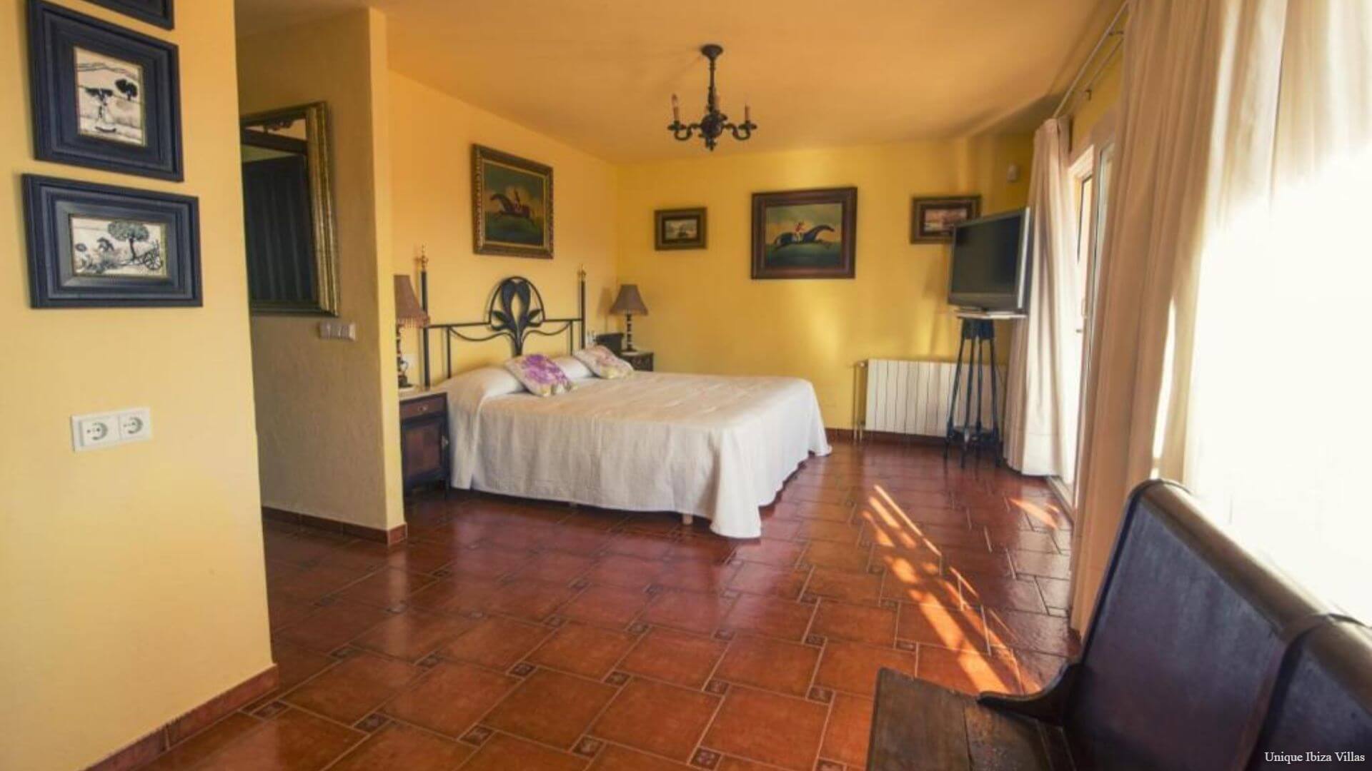 VILLA LUCIA  (Es Torrent - Near Cala Jondal, Porroig & Es Cubells)