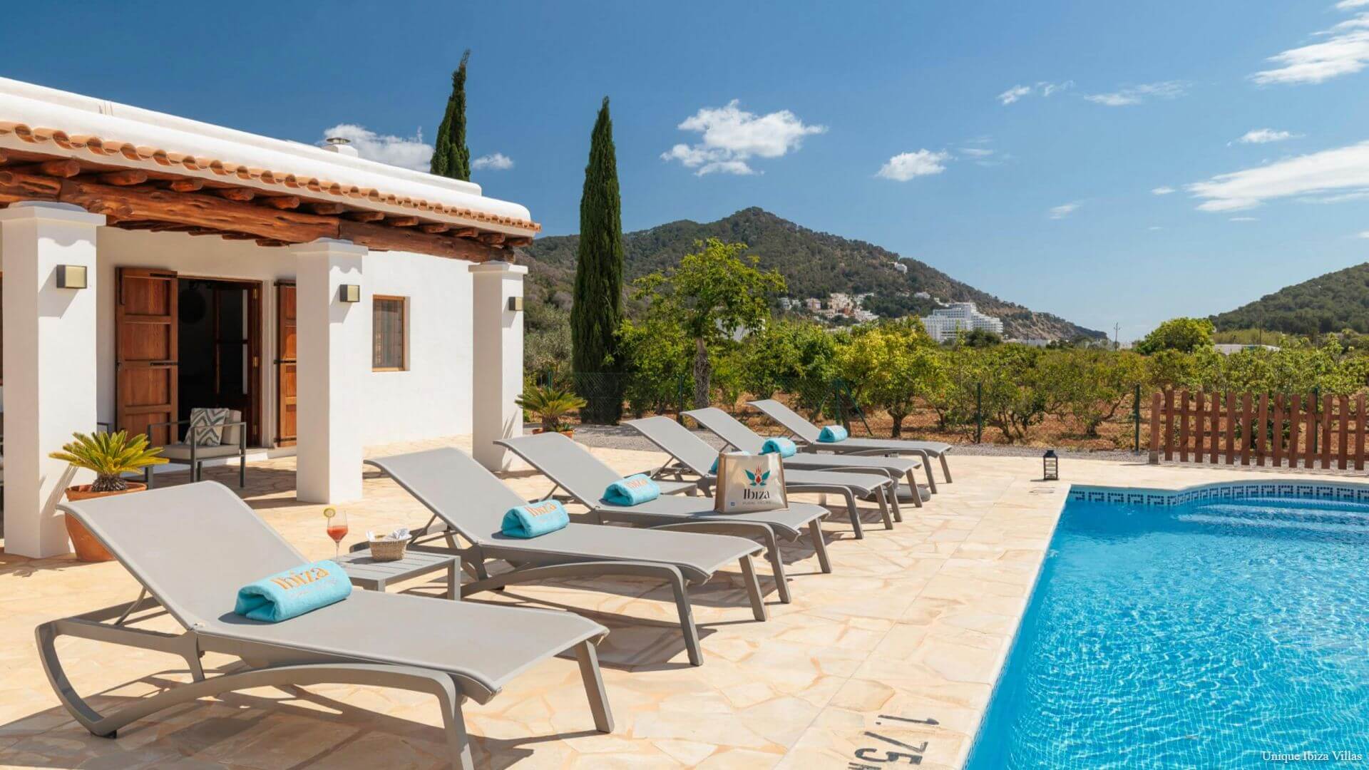  - VILLA SA TARONGERADA - Cala Llonga - 3 Bedrooms