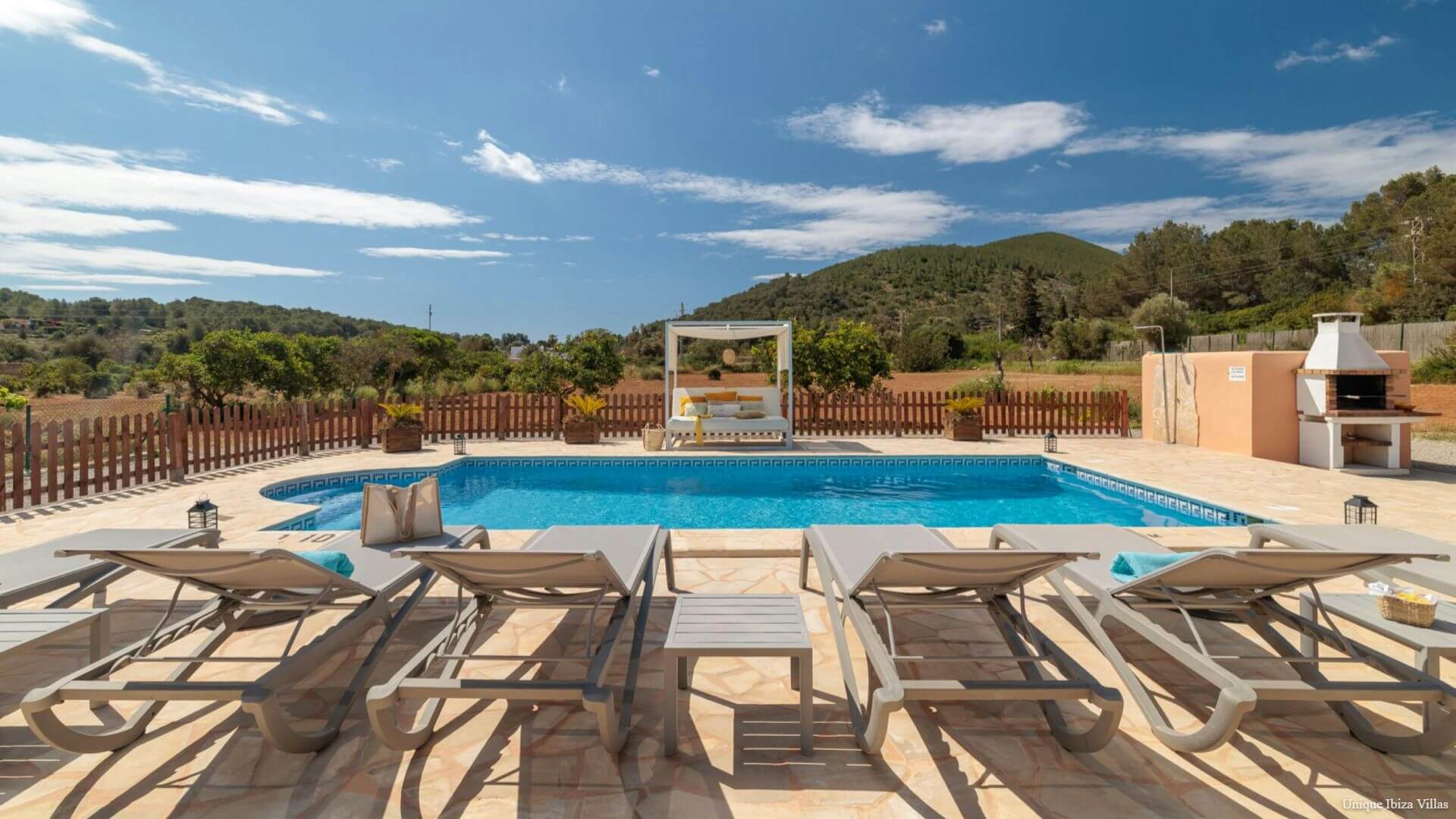  - VILLA SA TARONGERADA - Cala Llonga - 3 Bedrooms