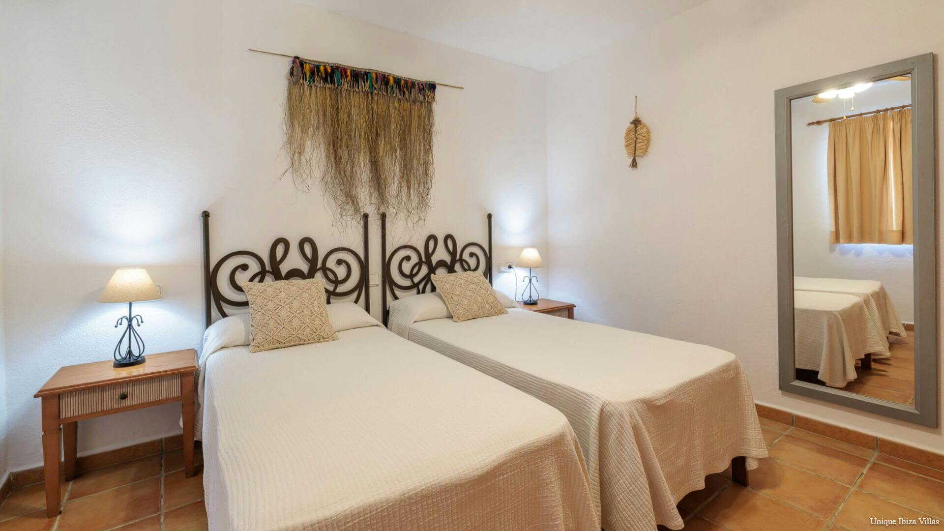  - VILLA SA TARONGERADA - Cala Llonga - 3 Bedrooms