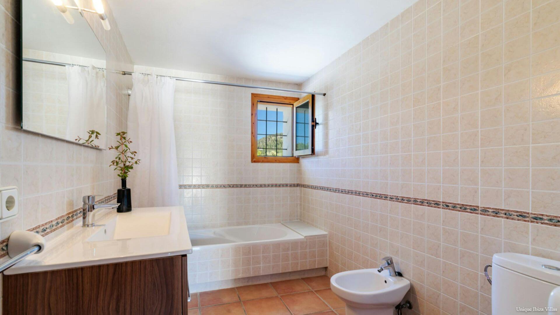  - VILLA SA TARONGERADA - Cala Llonga - 3 Bedrooms