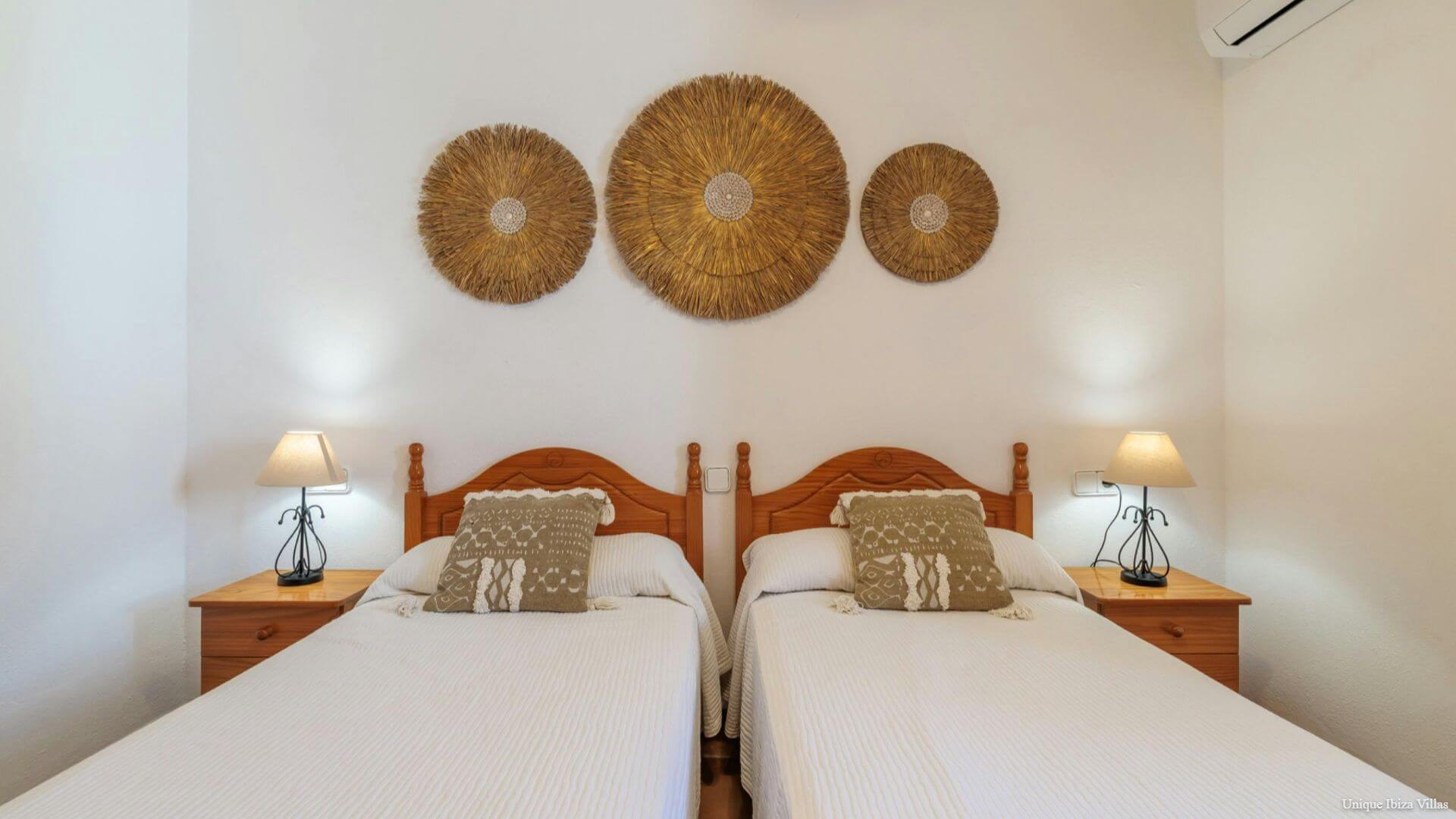  - VILLA SA TARONGERADA - Cala Llonga - 3 Bedrooms