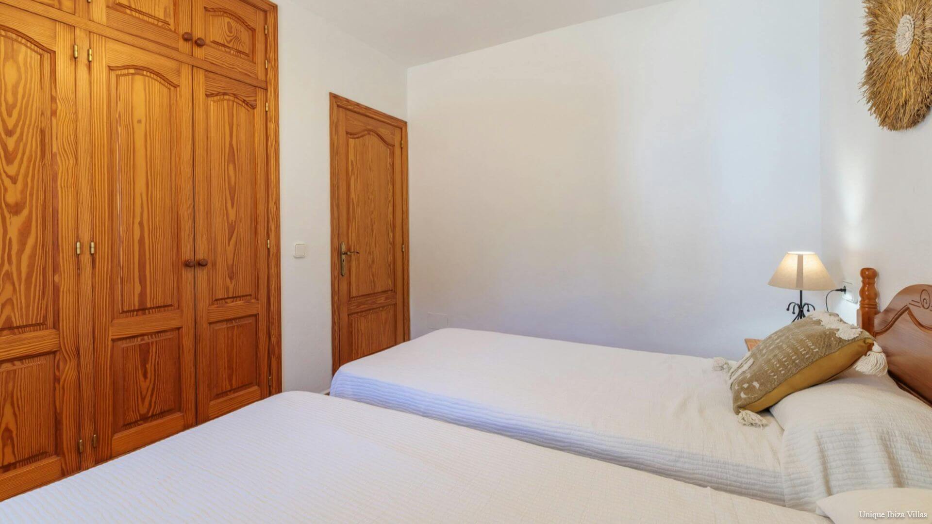  - VILLA SA TARONGERADA - Cala Llonga - 3 Bedrooms