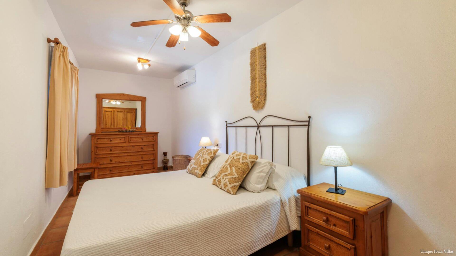  - VILLA SA TARONGERADA - Cala Llonga - 3 Bedrooms