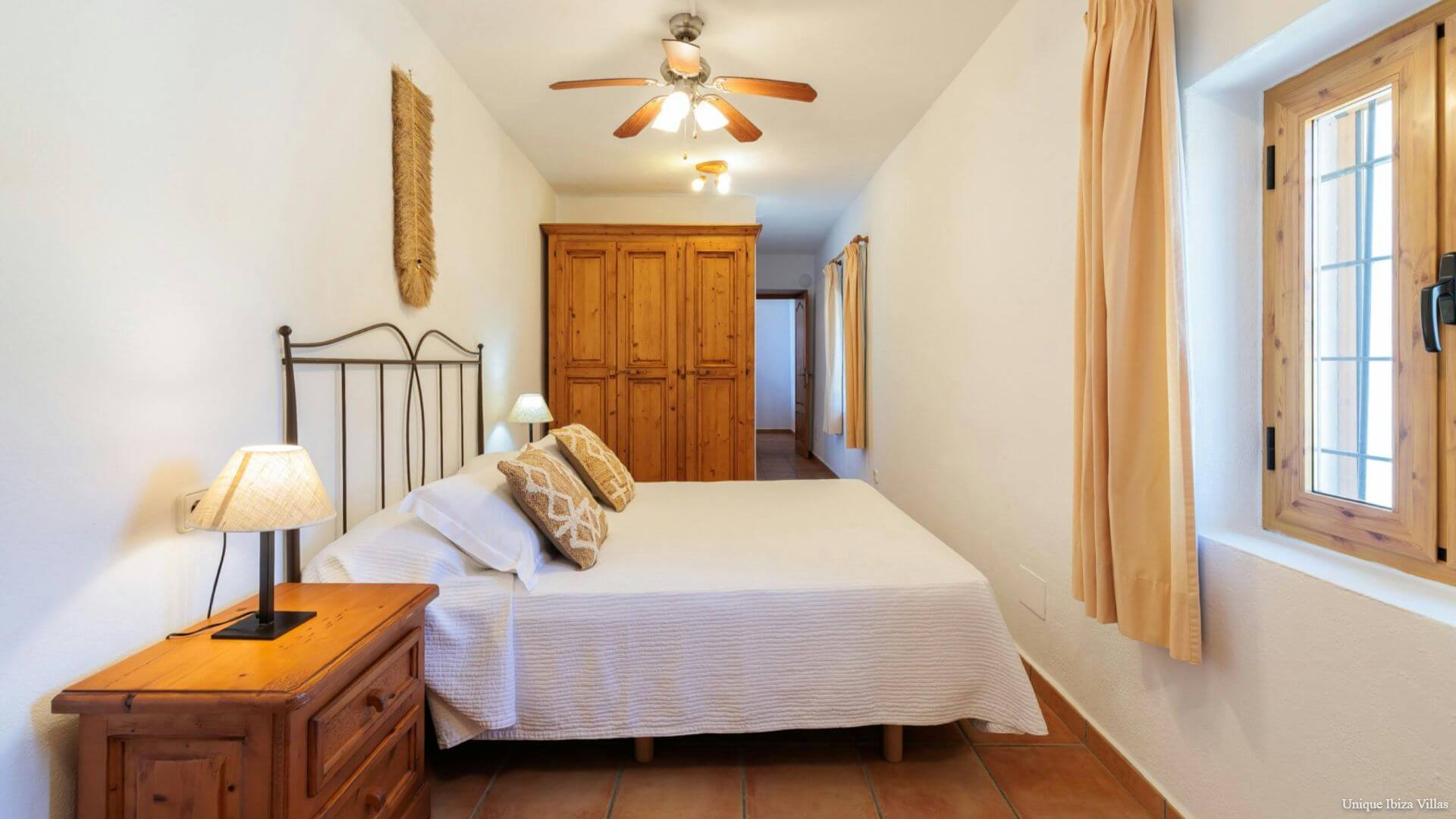  - VILLA SA TARONGERADA - Cala Llonga - 3 Bedrooms