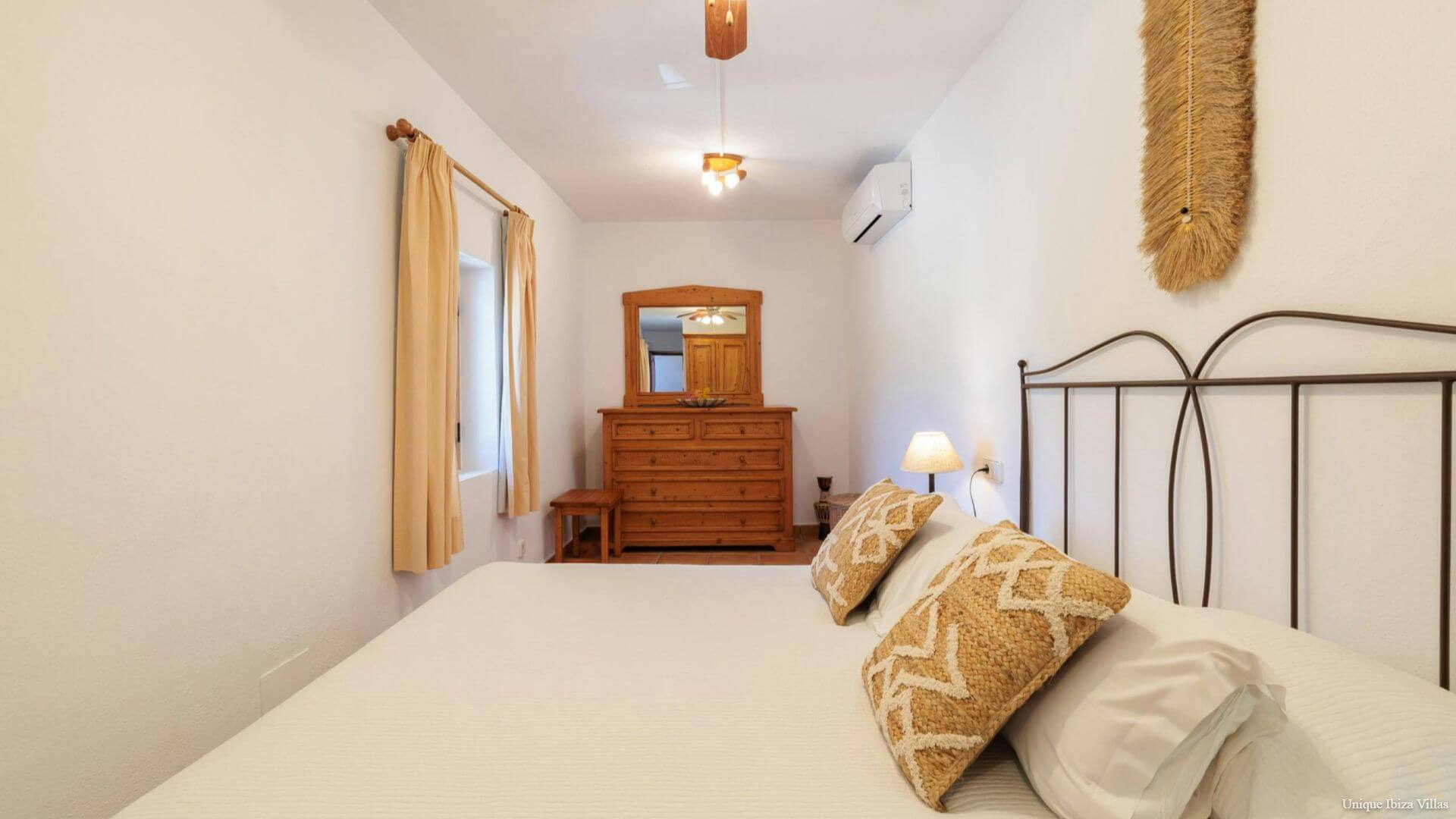  - VILLA SA TARONGERADA - Cala Llonga - 3 Bedrooms