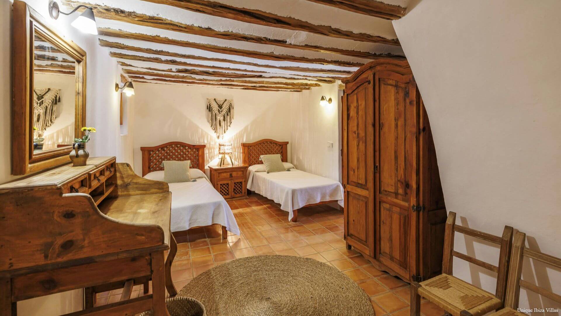 ES REPOS VELL - 4 Bedrooms - San Carlos/Sant Carles