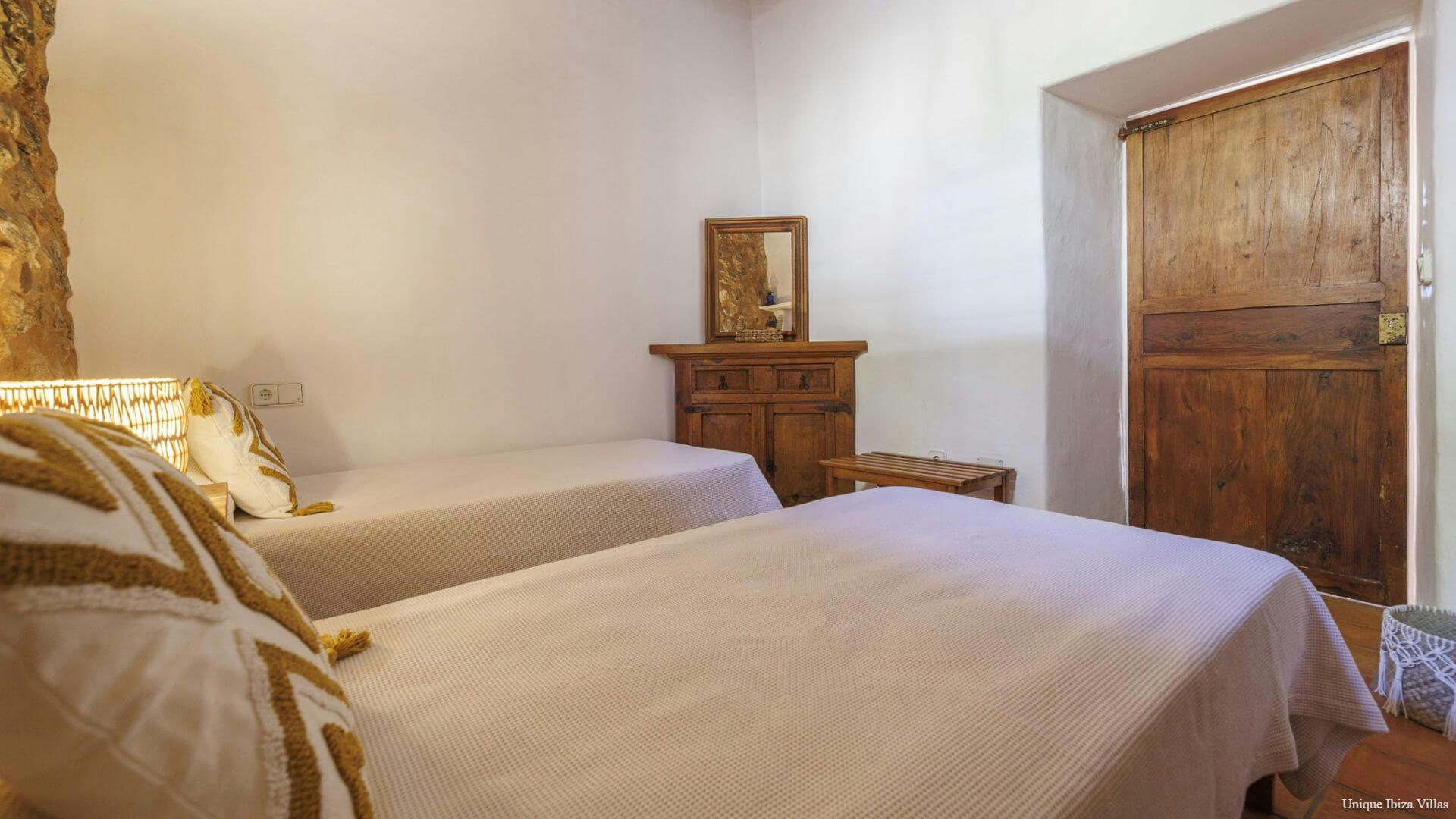 ES REPOS VELL - 4 Bedrooms - San Carlos/Sant Carles
