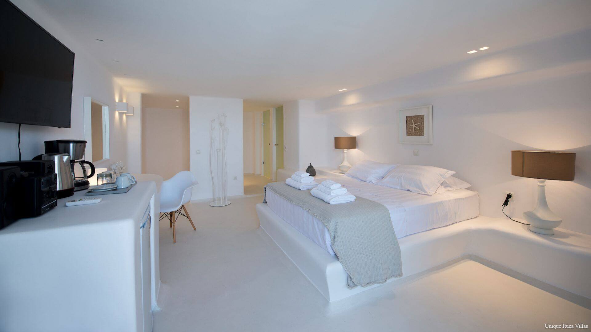  - SOFIA ESTATE MYKONOS - 17 Bedrooms - Agia Sofia Tourlos - Near Mykonos Town