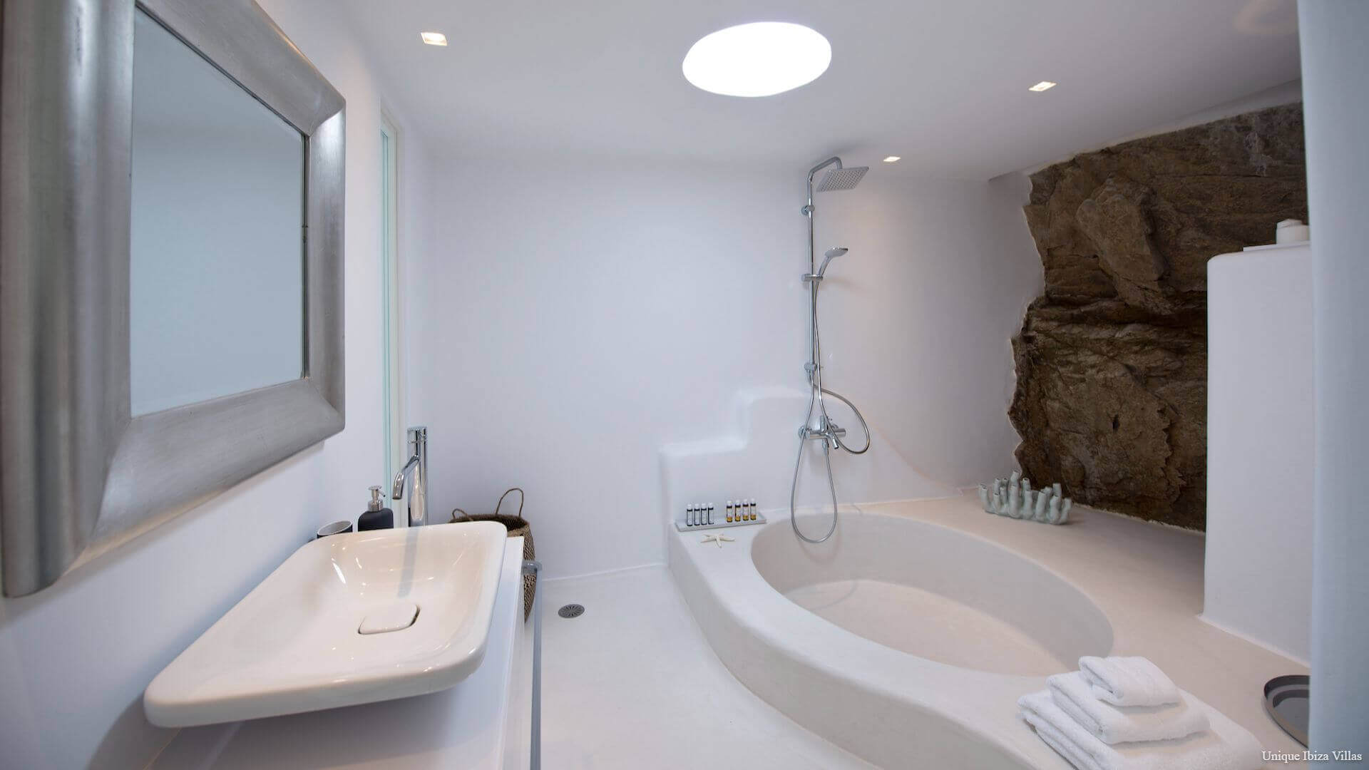  - SOFIA ESTATE MYKONOS - 17 Bedrooms - Agia Sofia Tourlos - Near Mykonos Town