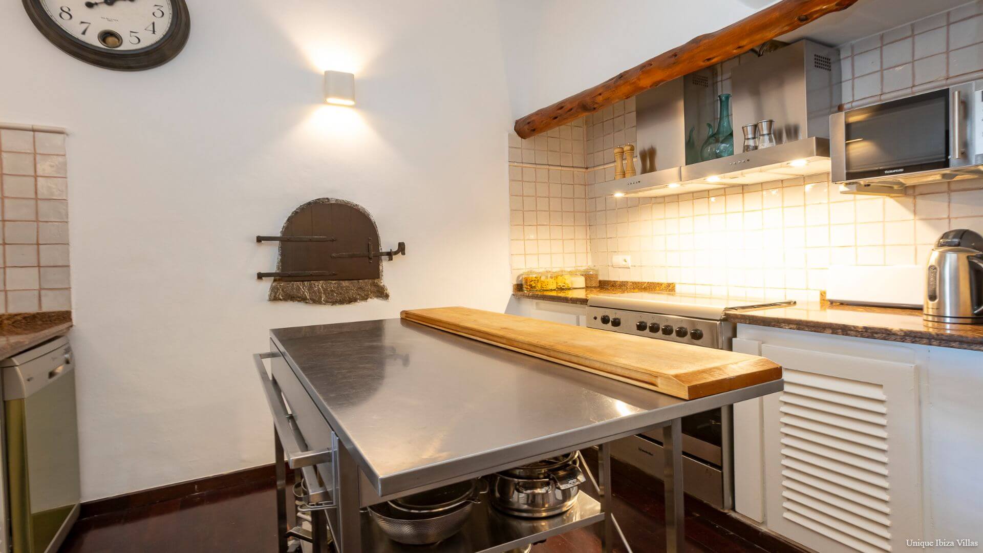  - VILLA CAN JONDAL - 6+ Bedrooms - Near Cala Jondal - Between Ibiza Town & San Jose/Sant Josep