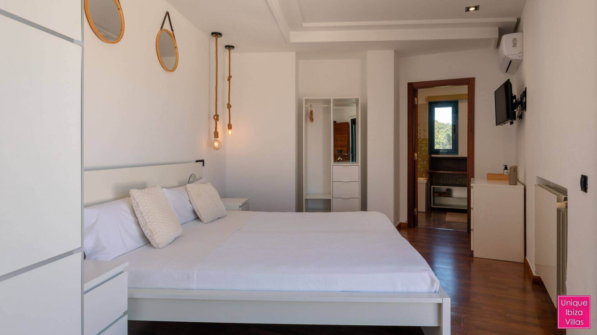  - VILLA PALAU - 3 Bedrooms - Near Cala de Bou & San Antonio