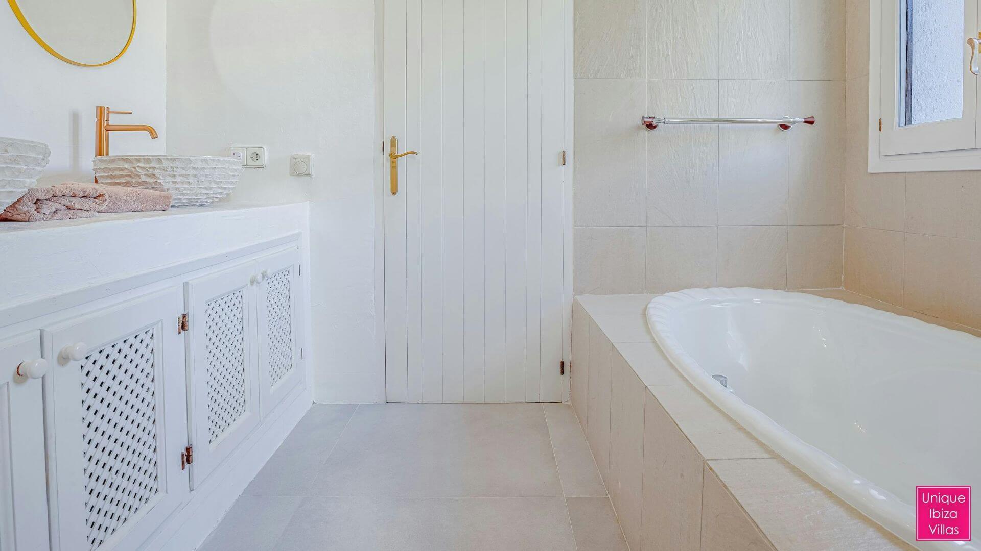 CAN DESTINO DELUXE - 6 Bedrooms - Roca Llisa 