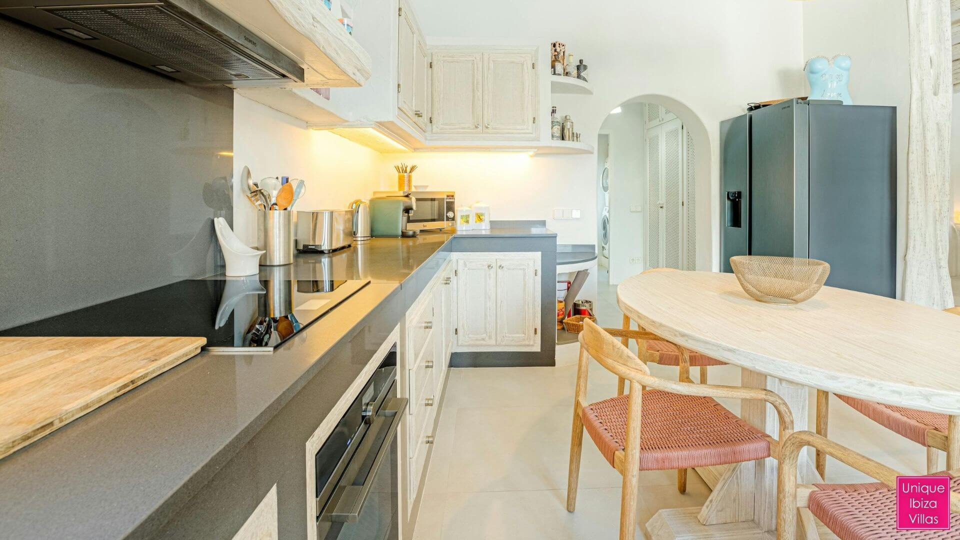  CAN DESTINO DELUXE - 6 Bedrooms - Roca Llisa 