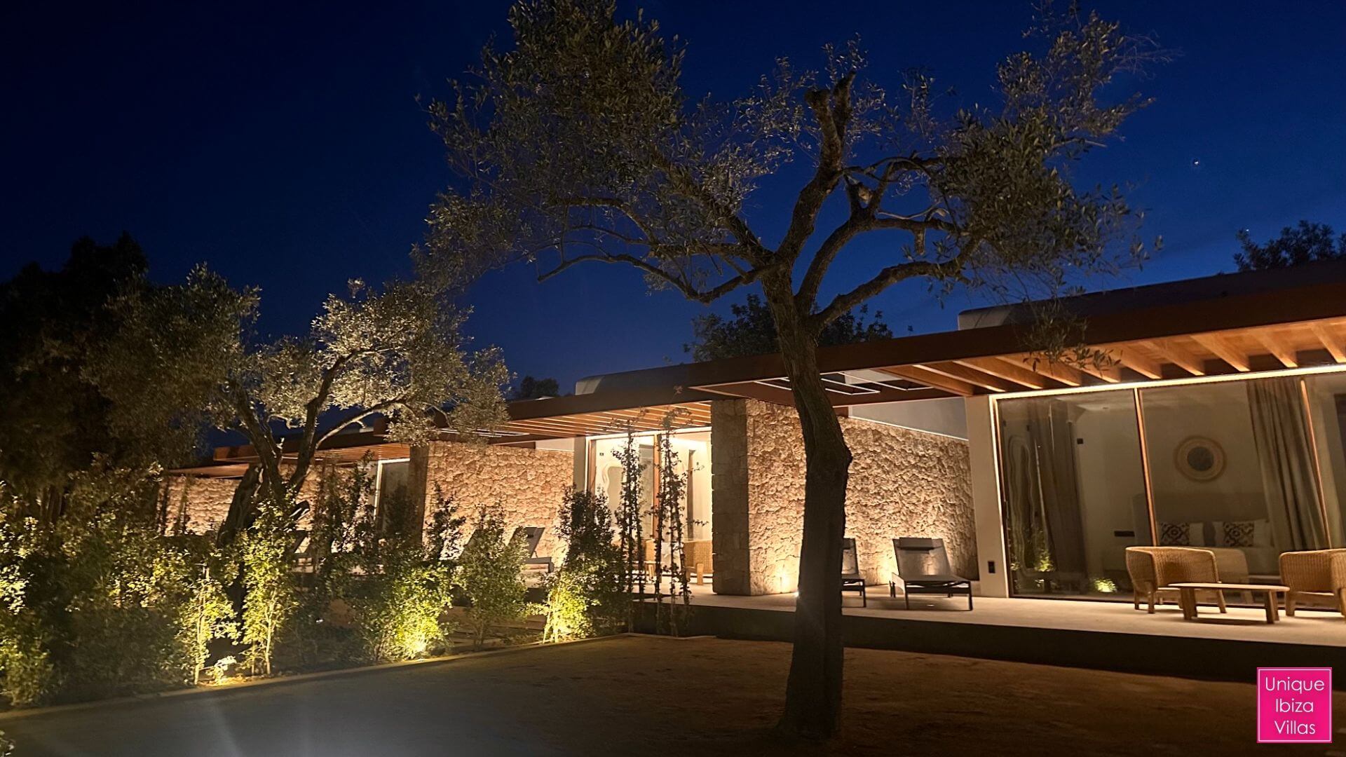  - VILLA FINCA CIELO - 12 Bedrooms -  Near San Carlos village & Las Dalias
