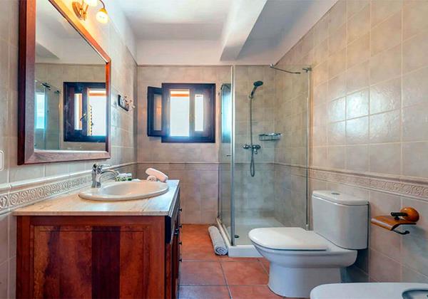Villa Mussett Ibiza 40 Bathroom 2