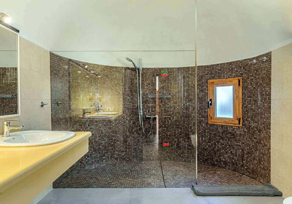 Villa Azul Ibiza 38 Bathroom 2
