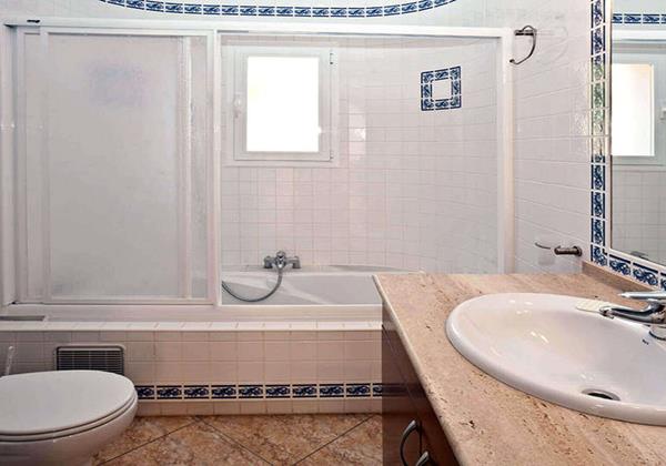 Villa The Pond Ibiza 45 Bathroom 2