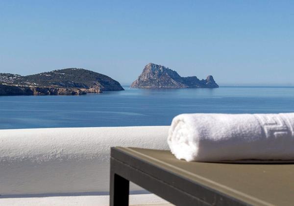 Villa Charlotte Ibiza 11 Cala Codolar