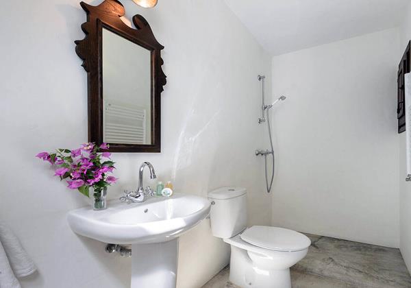 Villa Gilbert Ibiza 37 Bathroom 2